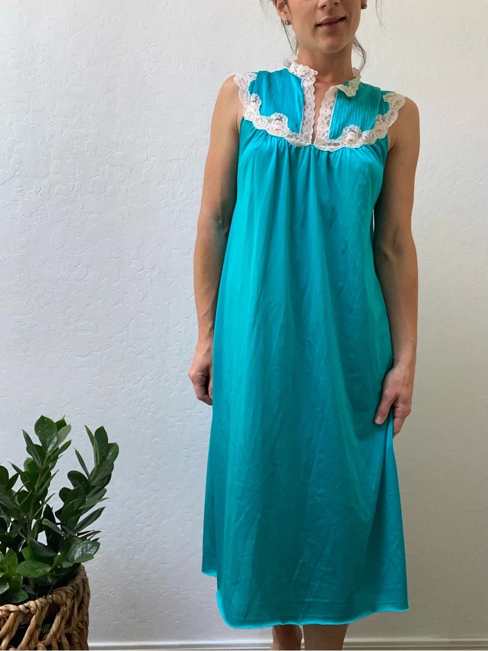 Vintage JC Penney Teal Aqua Nylon Satin Peignoir Set with Cream Lace Trim - Picture 2 of 16